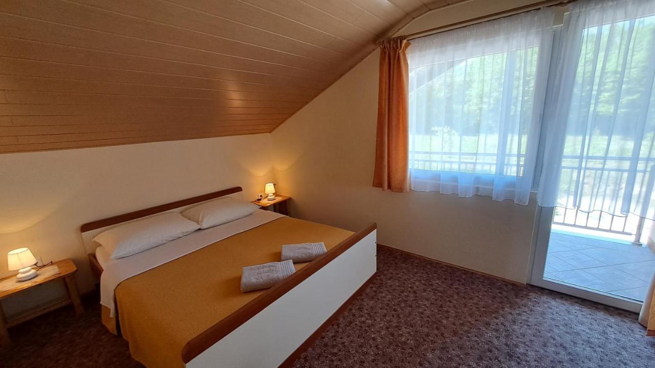 Family Puskaric Otel Slunj Dış mekan fotoğraf