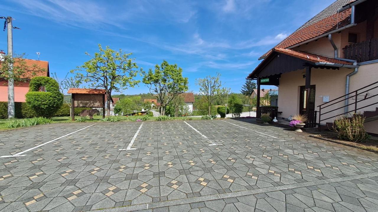 Family Puskaric Otel Slunj Dış mekan fotoğraf