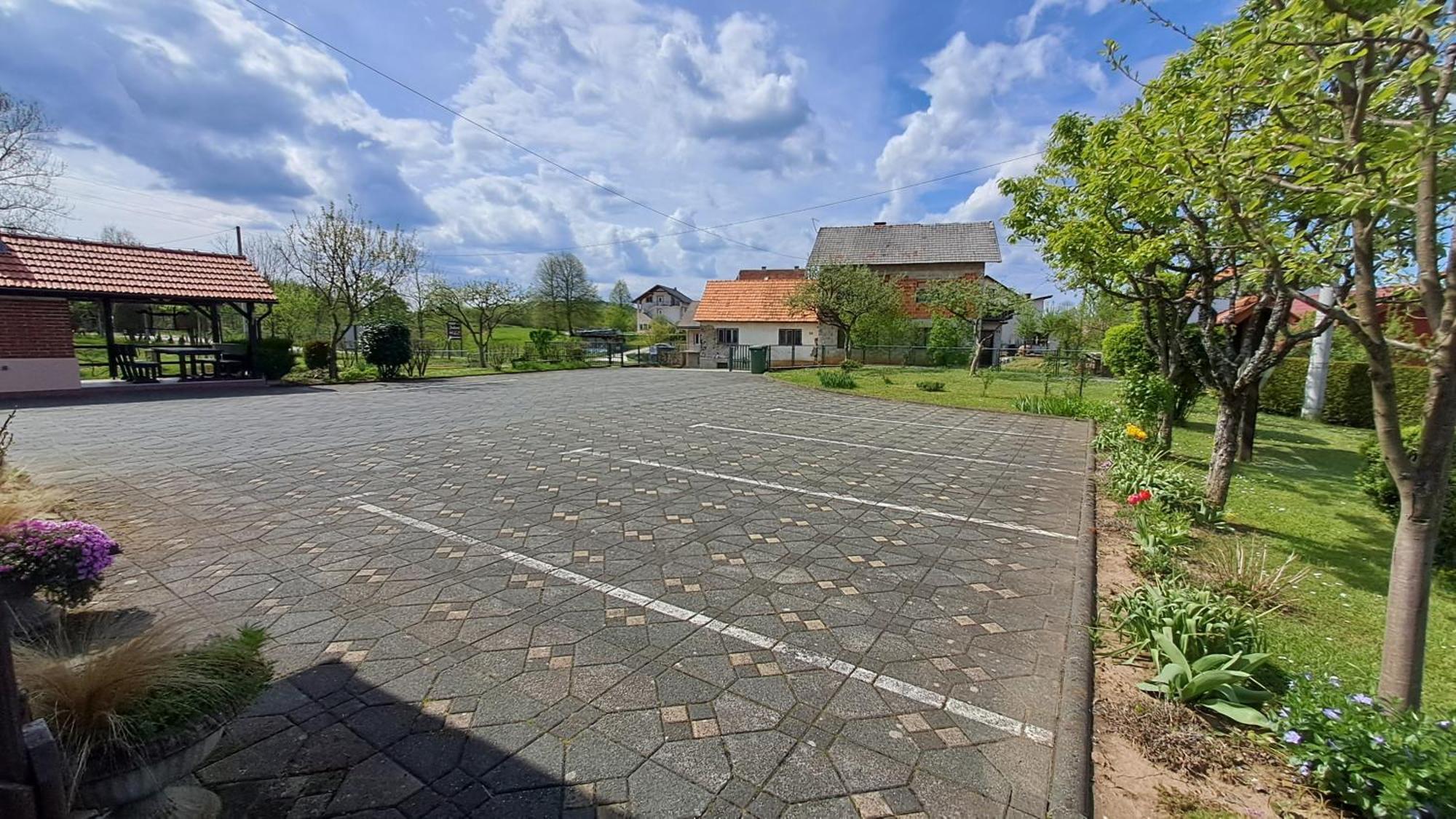 Family Puskaric Otel Slunj Dış mekan fotoğraf