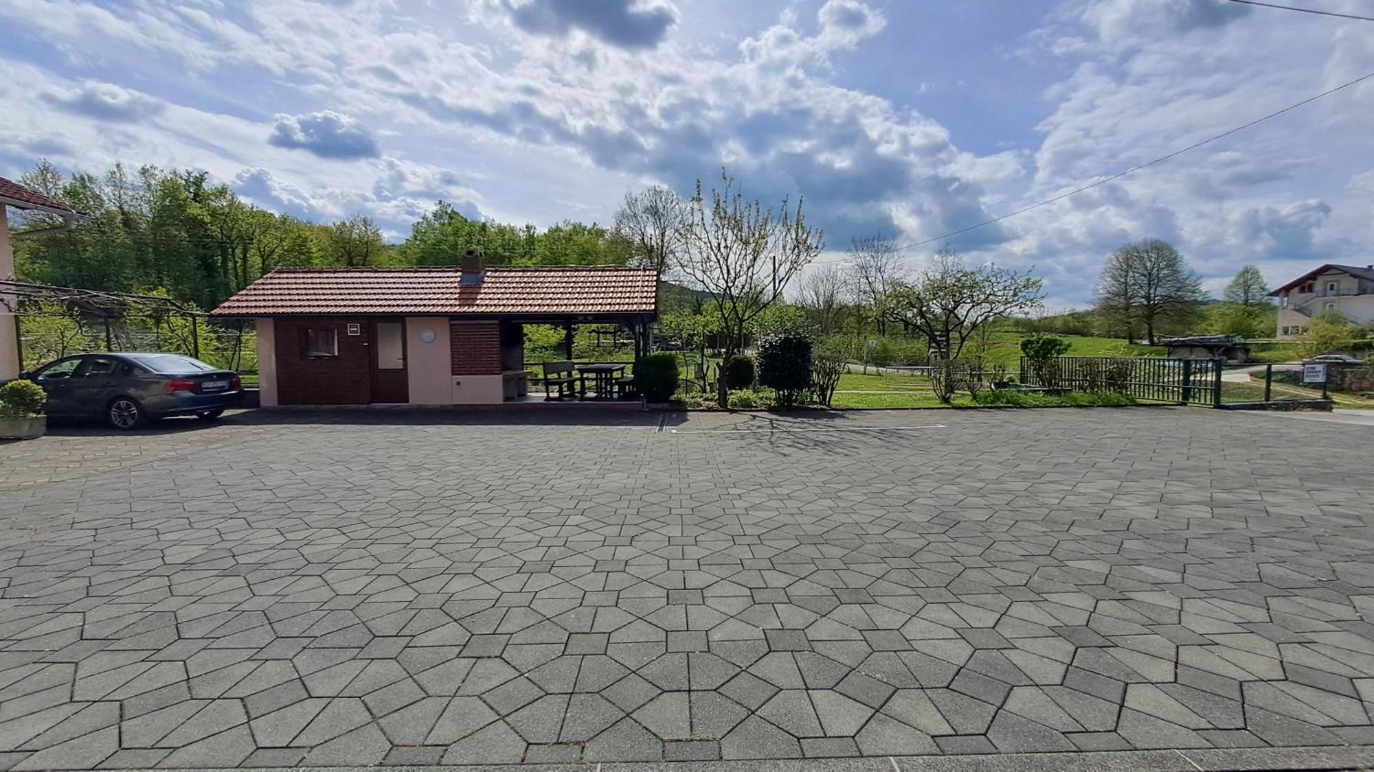 Family Puskaric Otel Slunj Dış mekan fotoğraf